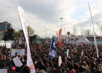 Üniversiteliler tutuklu gençler için Kadıköy'de buluştu 5 Üniversiteliler tutuklu gençler için Kadıköy’de buluştu