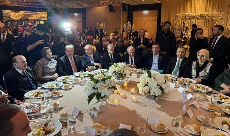 Ankara'da trafik birbirine girdi, yollar kilitlendi: Herkes VIP düğünde buluştu
