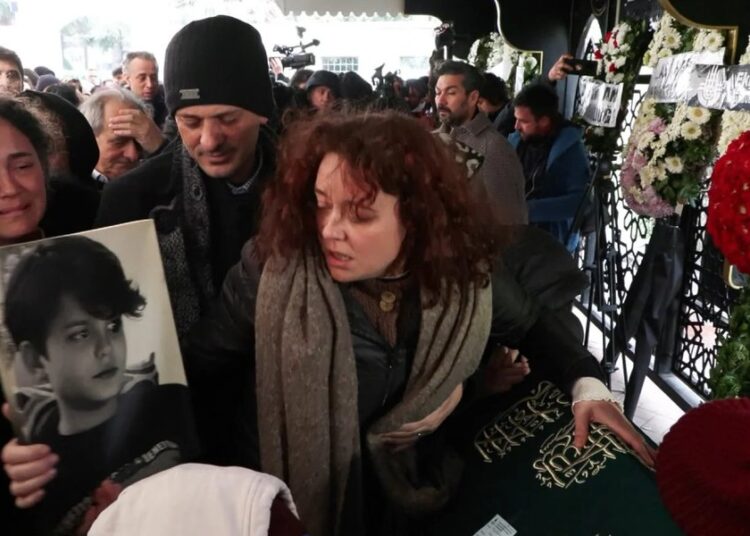 Kadıköy'de öldürülen Minguzzi’nin ailesine ölüm tehdidi: 'Yakında öyle şeyler yapacağız ki...' 1 Kadıköy’de öldürülen Minguzzi’nin ailesine ölüm tehdidi: ‘Yakında öyle şeyler yapacağız ki…’