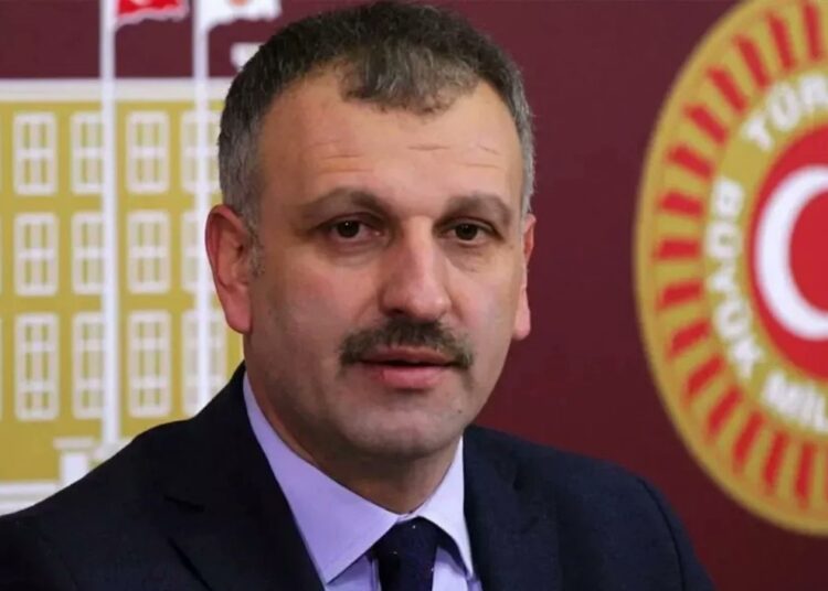 Cumhurbaşkanı Başdanışmanı Saral: CHP’li belediyelere oy veren seçmen kültürsüz ve cahil 1 Cumhurbaşkanı Başdanışmanı Saral: CHP’li belediyelere oy veren seçmen kültürsüz ve cahil