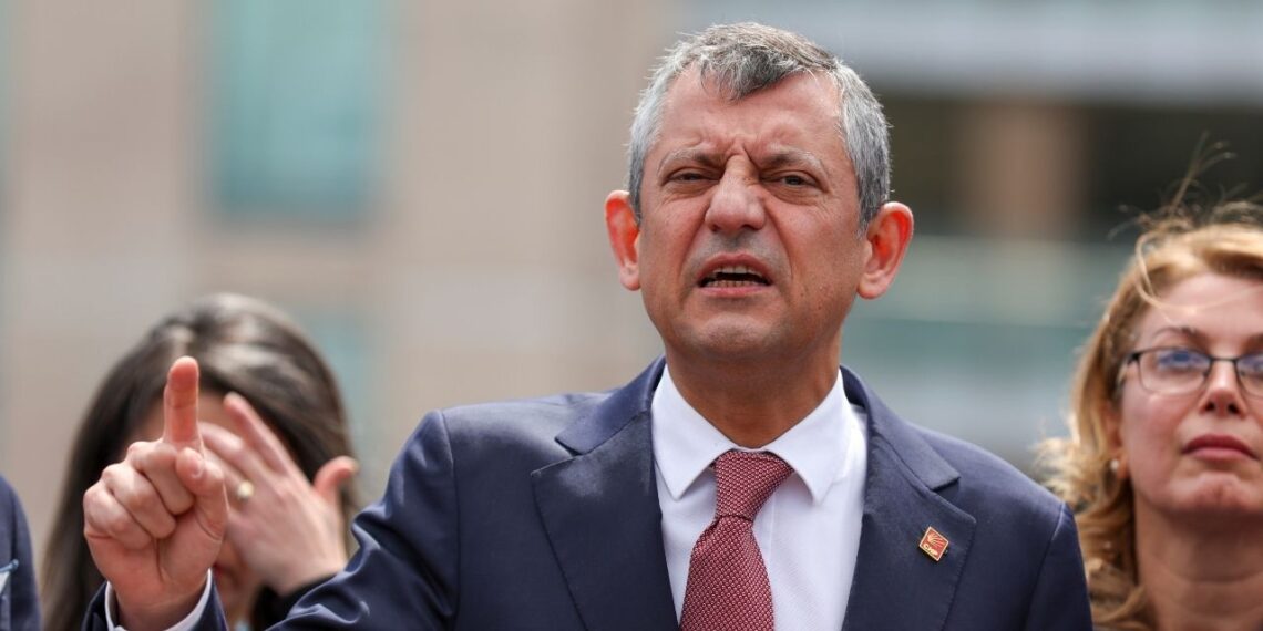 Özgür Özel’den Ali Yerlikaya’ya: Ağzına o bandı koy, bilmediğin konuda bir daha konuşma