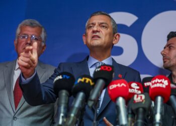 Özgür Özel: ‘İstanbul’daki gökdelenler Erdoğan’ın hançerleridir’