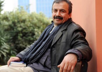 Hüsnü Yusuf Turabiç yazdı I Seni çok sevdik Sırrı Süreyya!