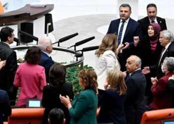 TBMM’de ‘Can Atalay’ krizi: AYM’nin kararı okundu, Numan Kurtulmuş’tan ‘kınama’ geldi
