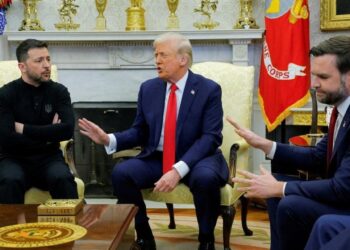 Trump’ın hedefinde yine Zelenski var: ‘Toprak vermeyerek savaşı uzatıyor’