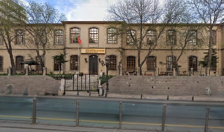 Ankara’nın 120 yıllık lisesinin tarihi binasına el mi konuyor?