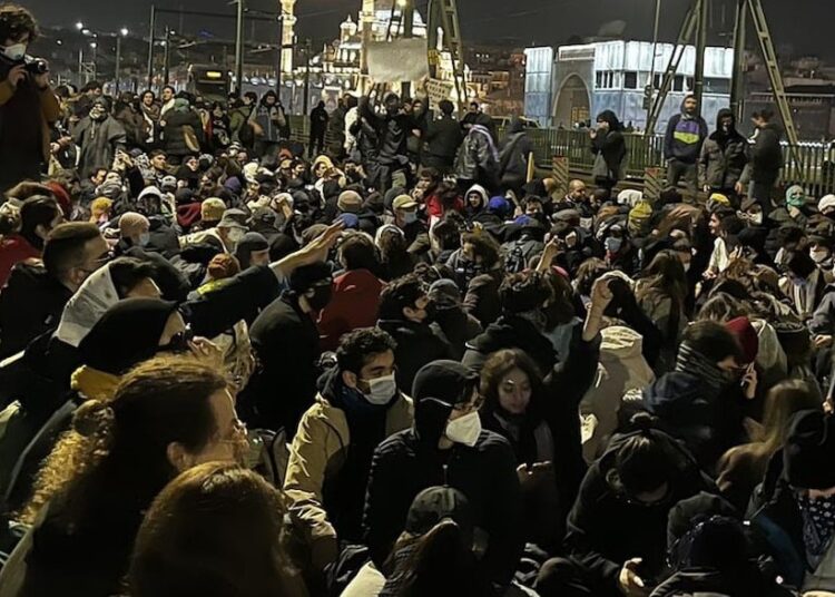 "Eylemlere katılan üniversite öğrencileri zorla yurtlarından çıkarıldı" iddiası 1 “Eylemlere katılan üniversite öğrencileri zorla yurtlarından çıkarıldı” iddiası