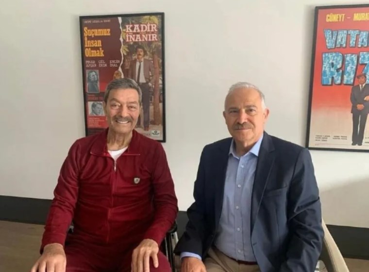 Tedavi görüyordu: Kadir İnanır'ın son hali ortaya çıktı 2 Tedavi görüyordu: Kadir İnanır'ın son hali ortaya çıktı