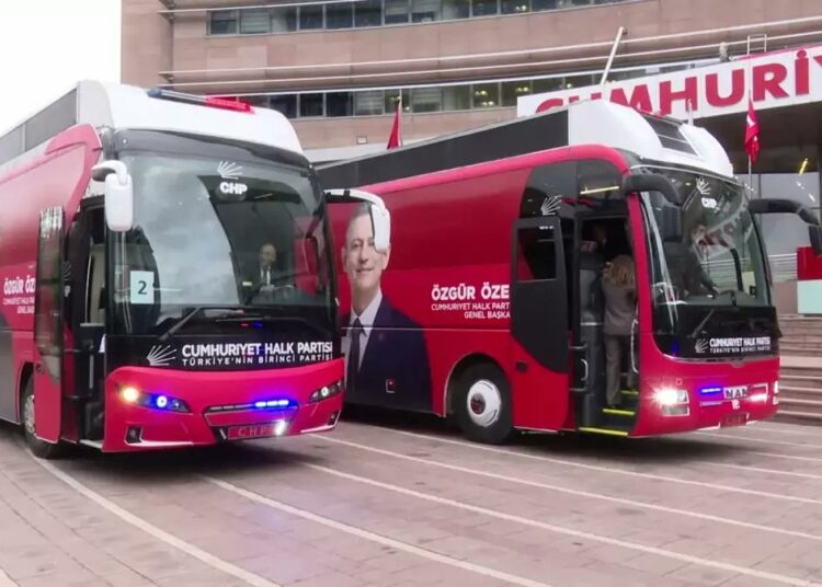 Milletvekillerini 1. Meclis'e götürmüştü: CHP'nin otobüs şoförüne ev hapsi 1 Milletvekillerini 1. Meclis’e götürmüştü: CHP’nin otobüs şoförüne ev hapsi
