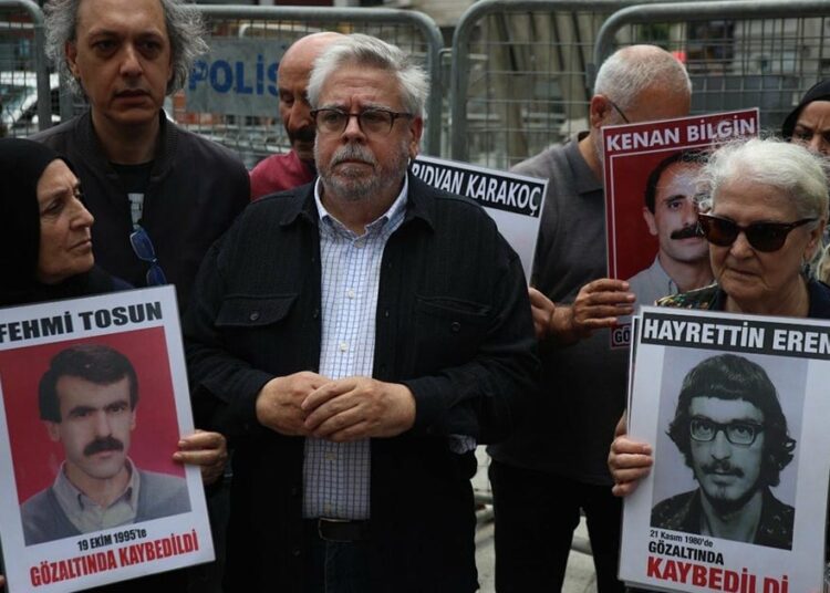 Avrupa Parlamentosu Türkiye Raportörü Cumartesi Anneleri eyleminde 1 Avrupa Parlamentosu Türkiye Raportörü Cumartesi Anneleri eyleminde