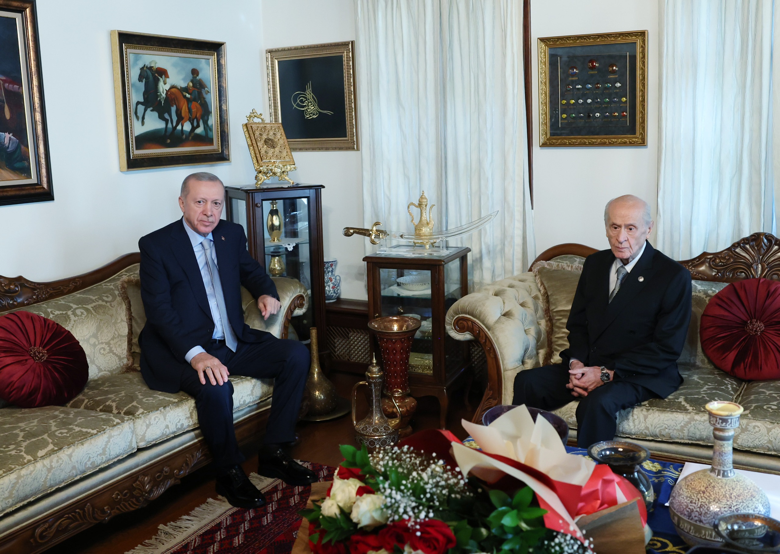 Cumhurbaşkanı Erdoğan, Devlet Bahçeli'yi ziyaret etti