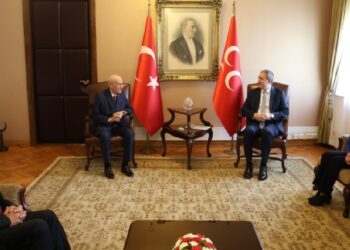 DEM Parti – MHP ile görüştü: Bahçeli kapıda karşıladı