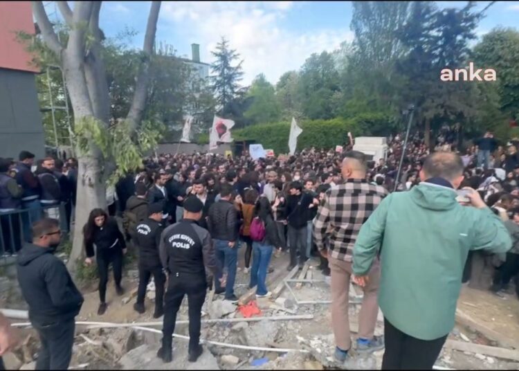 Boğaziçi Üniversitesi eyleminde toplam 6 öğrenci tutuklandı 1 Boğaziçi Üniversitesi eyleminde toplam 6 öğrenci tutuklandı
