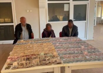 Zabıtanın yakaladığı dilenciler 5 saatte 24 bin 665 TL toplamış