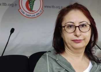 35 yıllık doktor basın açıklaması nedeniyle ihraç edildi