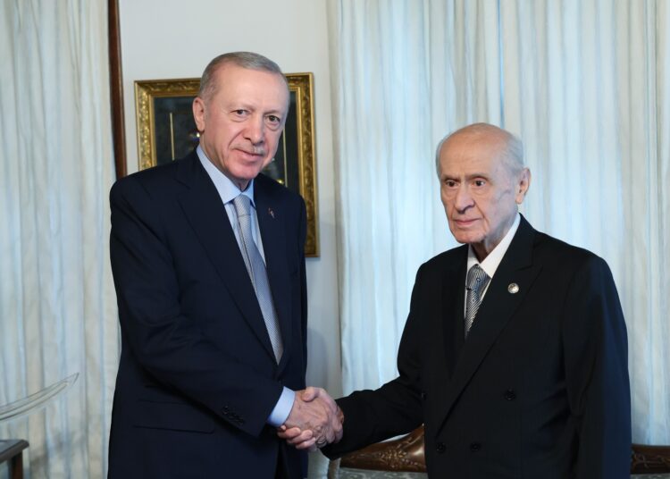 Devlet Bahçeli'den Erdoğan'a adaylık çağrısı: Caymaya hakkı yok 1 Cumhurbaşkanı Erdoğan, Devlet Bahçeli’yi ziyaret etti