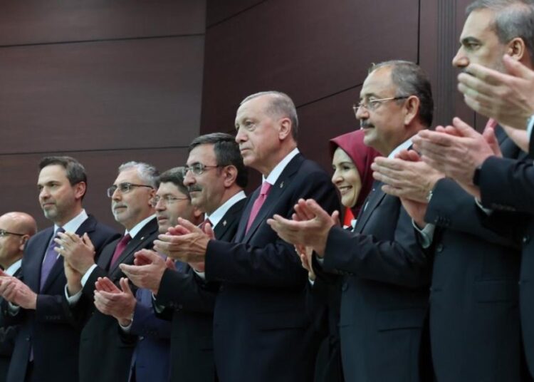 Kabine değişikliği için kritik tarih yaklaşıyor: '4 bakanın yeri garanti' 1 Kabine değişikliği için kritik tarih yaklaşıyor: ‘4 bakanın yeri garanti’