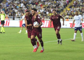 Fenerbahçe, küme düşen Hatayspor'dan 4 gol yedi 2 Fenerbahçe, küme düşen Hatayspor’dan 4 gol yedi