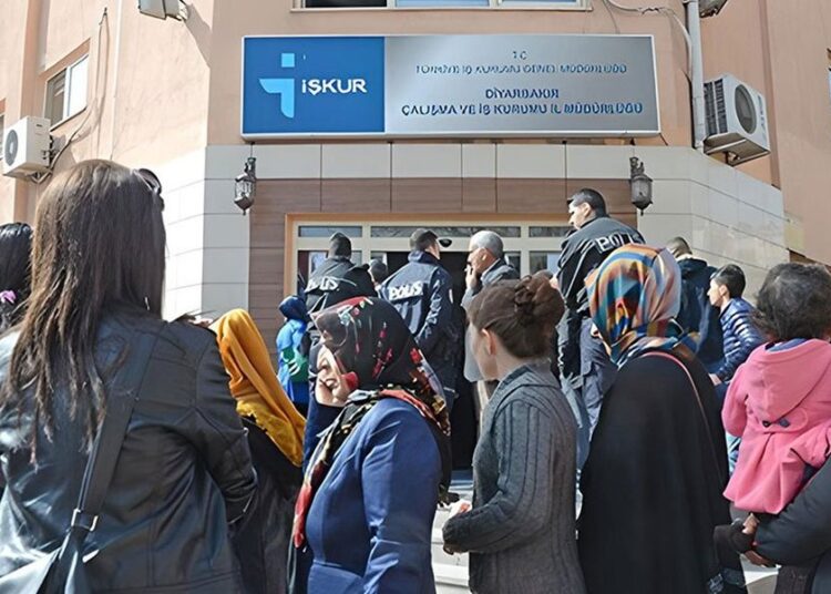 Hangisi doğru: TÜİK’e göre işsizlik azaldı, İŞKUR’a göre işsizlik maaşı başvuruları 3 kat arttı
