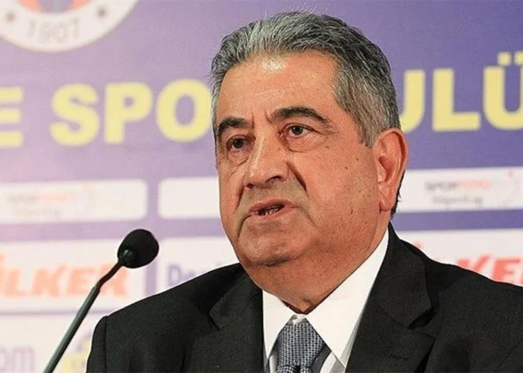 Yengilgi sonrası hakemleri suçlayan Fenerbahçeli Uslu: Gözümüzü kararttık 1 Mahmut Uslu’dan Ali Koç’a zehir zemberek sözler: “Son bir ağabeylik yapıyorum, kendin ayrıl ve büyü”