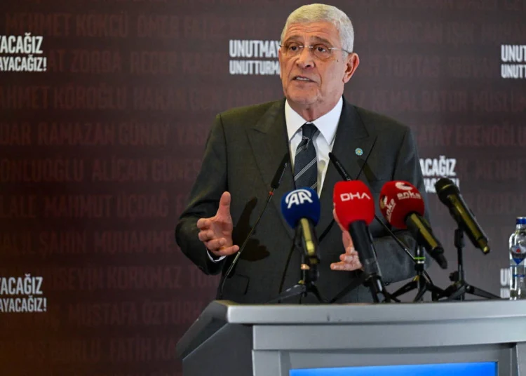 Müsavat Dervişoğlu'ndan PKK'nın silah bırakması yorumu: İktidar ve ortakları ihanet içinde 1 Müsavat Dervişoğlu’ndan PKK’nın silah bırakması yorumu: İktidar ve ortakları ihanet içinde