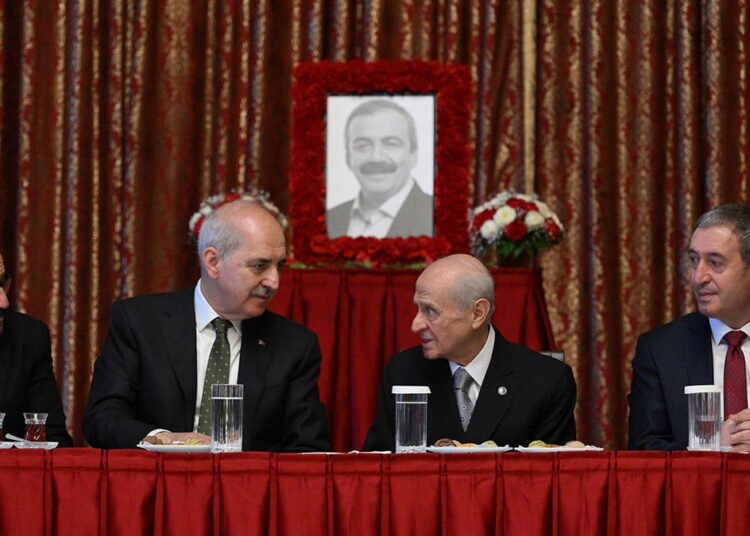 Numan Kurtulmuş'tan Bahçeli'ye 'komisyon' yanıtı: Önce silahlar teslim edilmeli 1 Numan Kurtulmuş’tan Bahçeli’ye ‘komisyon’ yanıtı: Önce silahlar teslim edilmeli