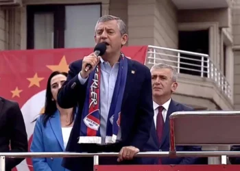 Özgür Özel’den yargıya ‘Aziz İhsan Aktaş’ eleştirisi: İhaleleri almış ama ‘2019 sonrası lazım’ diyorlar
