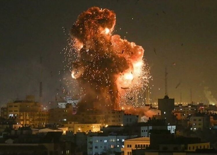 İsrail, HTŞ yönetimini uyarmak için Suriye’yi vurdu: 75 ölü ve yaralı