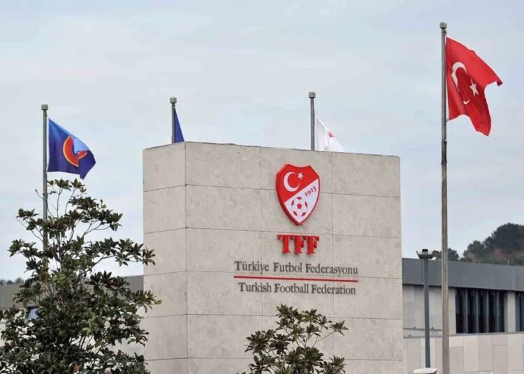 150 hakeme ceza veren PFDK, Zorbay Küçük ve Melih Kurt'un dosyasını ayırdı 1 Ümit Milli Takım’ın yeni teknik direktörü belli oldu
