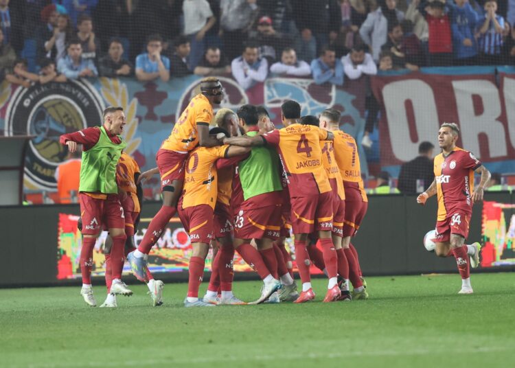 Safa Kar yazdı I Şampiyonluğa 1 kaldı! 1 Safa Kar yazdı I Şampiyonluğa 1 kaldı!