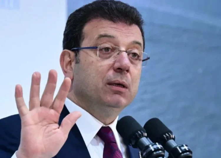 İmamoğlu'ndan iş insanlarına uyardı: ‘Ayağınızın altındaki halıyı bir anda çekiverir’ 1 İmamoğlu’ndan iş insanlarına uyardı: ‘Ayağınızın altındaki halıyı bir anda çekiverir’