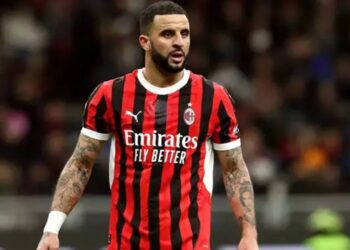 Milan, Fenerbahçe’nin ilgilendiği Kyle Walker ile ilgili kararını duyurdu