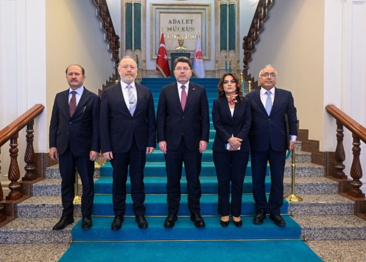 DEM Parti heyeti Adalet Bakanı Tunç ile ‘cezaevlerini’ görüştü