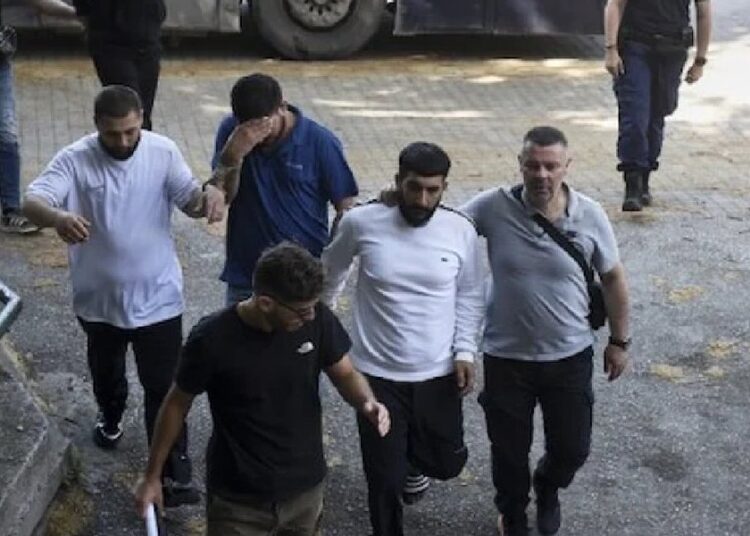 Yunan gizli servis ajanlarına ateş açan Duran İsa, dağda yakalandı 1 Yunan gizli servis ajanlarına ateş açan Duran İsa, dağda yakalandı