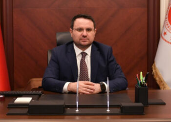 CHP’li Murat Emir, Akın Gürlek’e ilişkin yat iddiasının videosunu paylaştı
