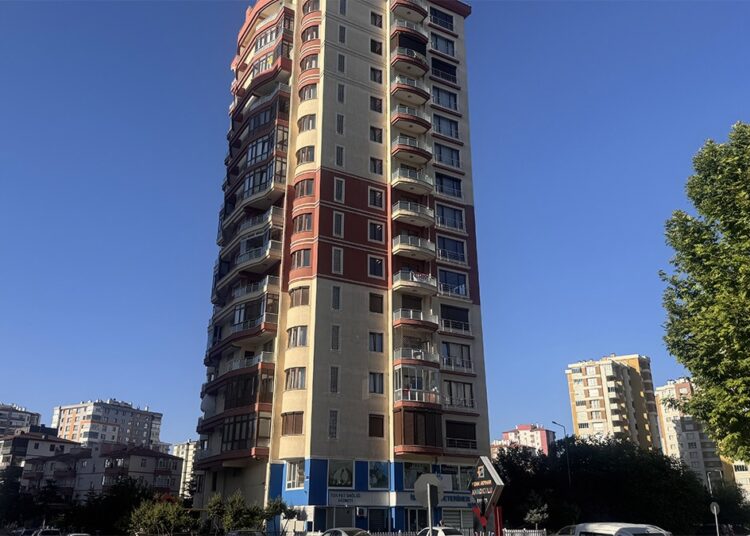 Kayseri'de 32 dairelik binaya da kayyım atandı 1 Kayseri’de 32 dairelik binaya da kayyım atandı