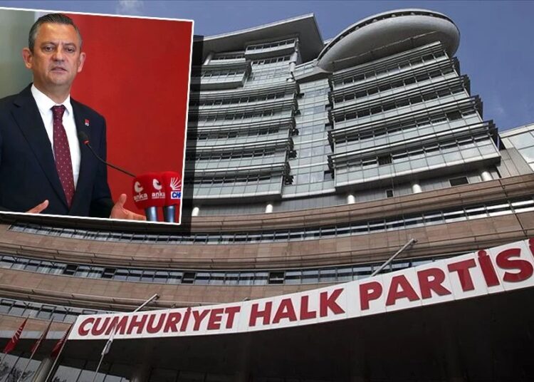 Kayyum iddialarıyla ilgili konuşan Özel: Genel merkez binasını terk etmem 1 Kayyum iddialarıyla ilgili konuşan Özel: Genel merkez binasını terk etmem