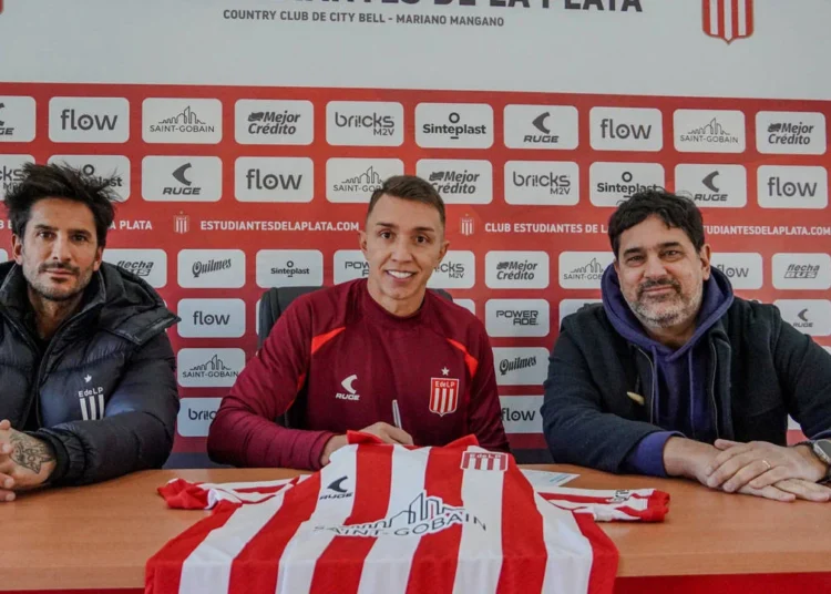 Fernando Muslera, yeni takımı ile sözleşme imzaladı 1 Fernando Muslera, yeni takımı ile sözleşme imzaladı