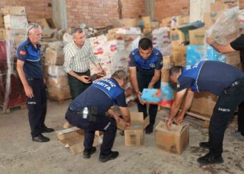 Mersin’de 5 kamyon son kullanma tarihi geçmiş ürün ele geçirildi