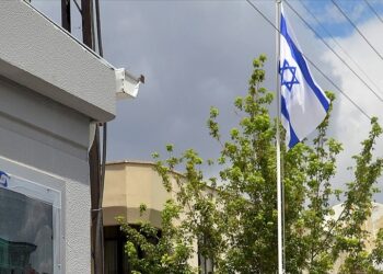 İsrail dünya genelindeki tüm elçiliklerini kapattı