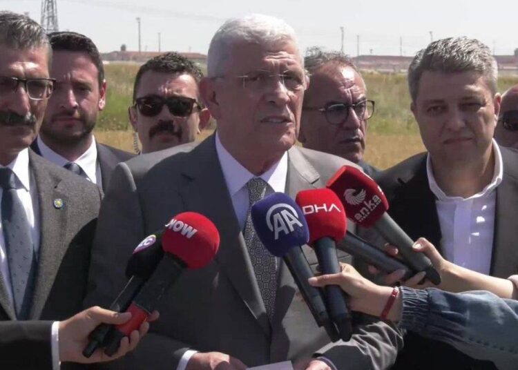 Müsavat Dervişoğlu, Silivri'de Ekrem İmamoğlu'nu ziyaret etti 1 Müsavat Dervişoğlu, Silivri’de Ekrem İmamoğlu’nu ziyaret etti