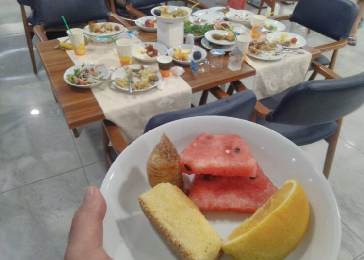 Tuna Cevher yazdı I "Her şey dahil" tatiller: Konfordan israfa uzanan kısır döngü 1 Tuna Cevher yazdı I “Her şey dahil” tatiller: Konfordan israfa uzanan kısır döngü
