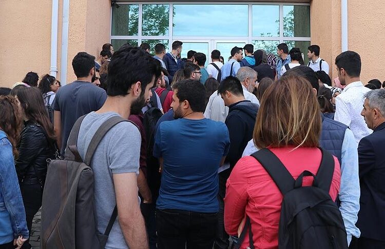 Tuna Cevher yazdı I Kazanmak yetmiyor: Dar gelirlinin öğrenci okutacak gücü kalmadı 1 Tuna Cevher yazdı I Kazanmak yetmiyor: Dar gelirlinin öğrenci okutacak gücü kalmadı