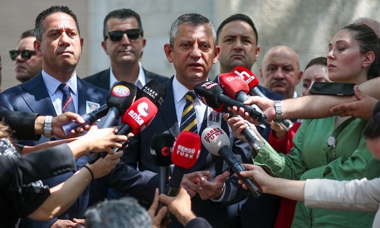 Özgür Özel: Komisyonda 10 arkadaşı görevlendireceğiz 1 Özgür Özel: Komisyonda 10 arkadaşı görevlendireceğiz