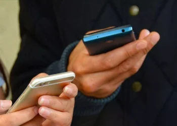 Cep telefonu satın alamayan tüketici artık kiralıyor 8 Ülkedeki telefon hatları kapandı: Binlerce kişi arama yapamıyor