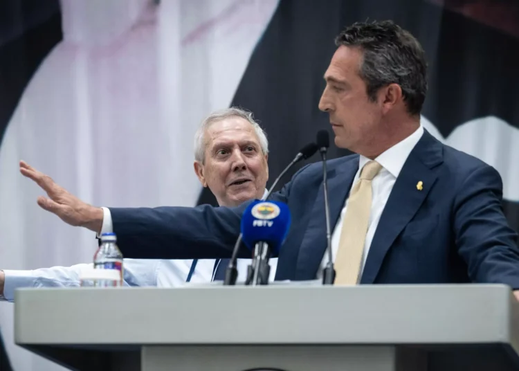 Fenerbahçe’de Yüksek Divan Kurulu Toplantısında gergin anlar