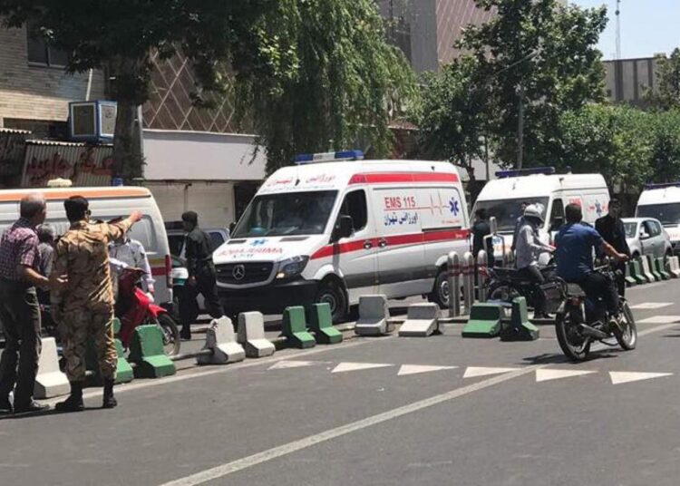 İran'da bir mahkemeye silahlı saldırı düzenlendi: En az 8 kişi öldü 1 İran’da bir mahkemeye silahlı saldırı düzenlendi: En az 8 kişi öldü