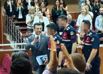 Jandarma’dan “İmamoğlu’na alkış” açıklaması: Görüntüler gerçeği yansıtmıyor, yapay zekâ ile hazırlanmış