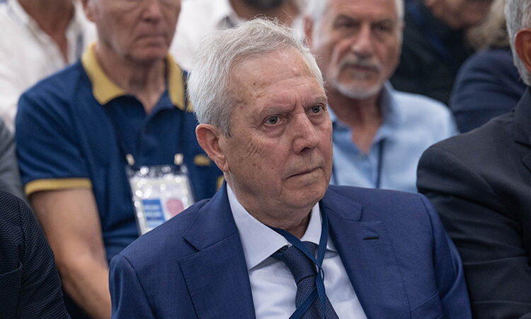 Aziz Yıldırım’dan olay hakem çıkışı: Gerekirse ligleri bir sene ertelesinler 1 Aziz Yıldırım’dan Fenerbahçe için başkan adaylığı açıklaması