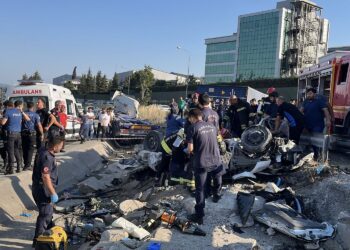 Kocaeli’de feci kaza: 5 kişi hayatını kaybetti